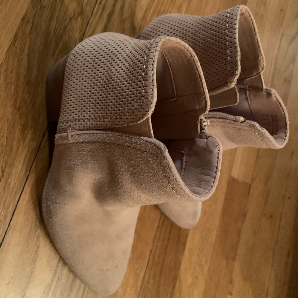 ALDO booties soft pink size 6.5 excellent